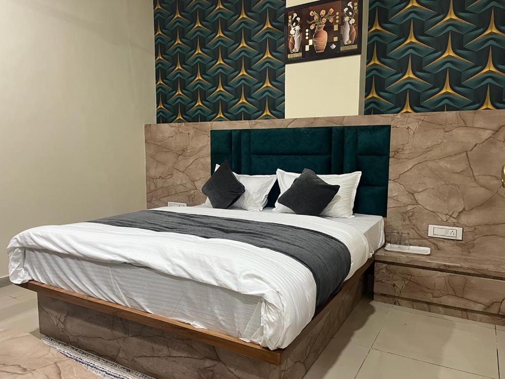 Hotel Sunrise Vadodara Luaran gambar