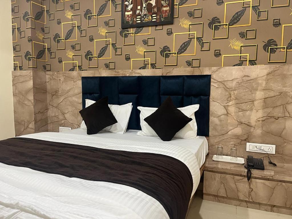 Hotel Sunrise Vadodara Luaran gambar